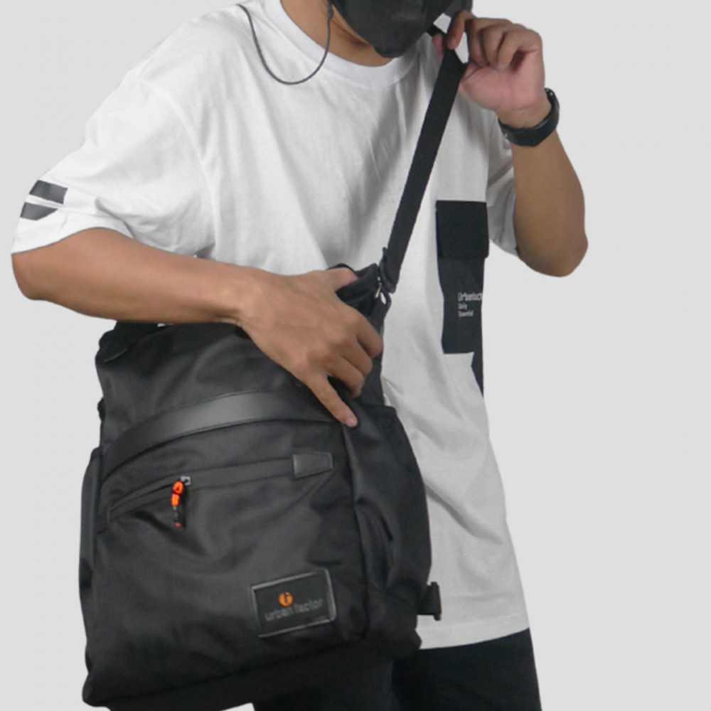 Kaos Putih Urbanfactor.